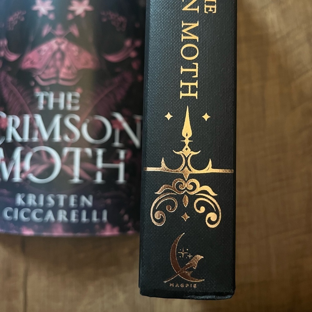 Fairyloot The Crimson Moth - Picture 8 of 10